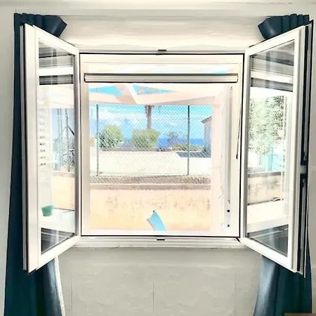 Nei Pressi Del Faro Di Augusta